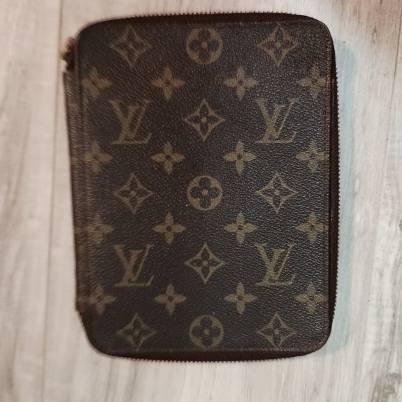 Rare LOUIS VUITTON Monogram Round Zip Passport Case Card Eclair Wallet - Picture 2 of 12